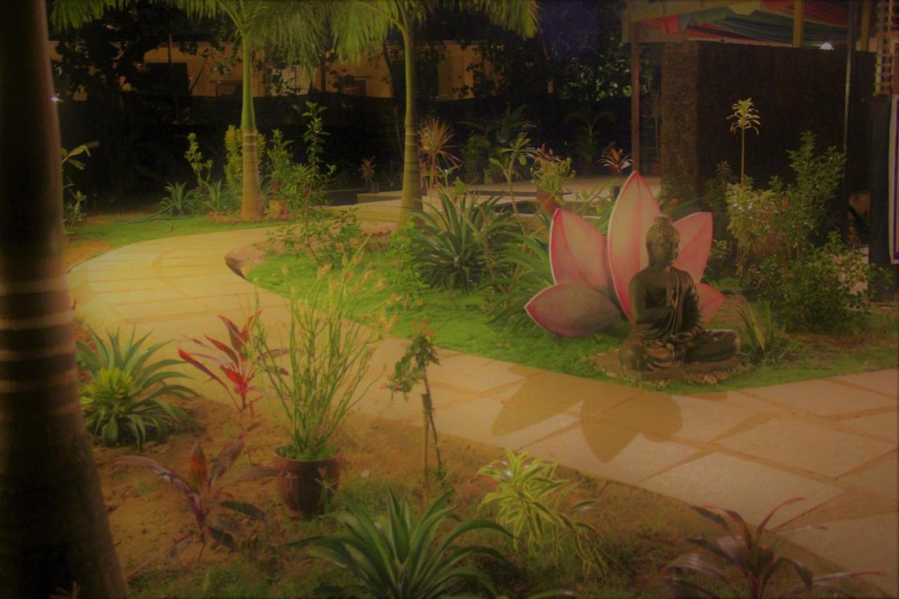 Lotus Sutra Hotell Arambol Exteriör bild