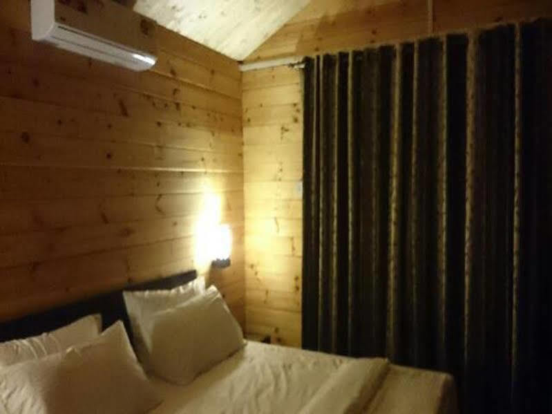 Lotus Sutra Hotell Arambol Exteriör bild